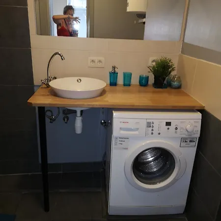A Meme Avec Terrasse Et Parking Aise Apartment *